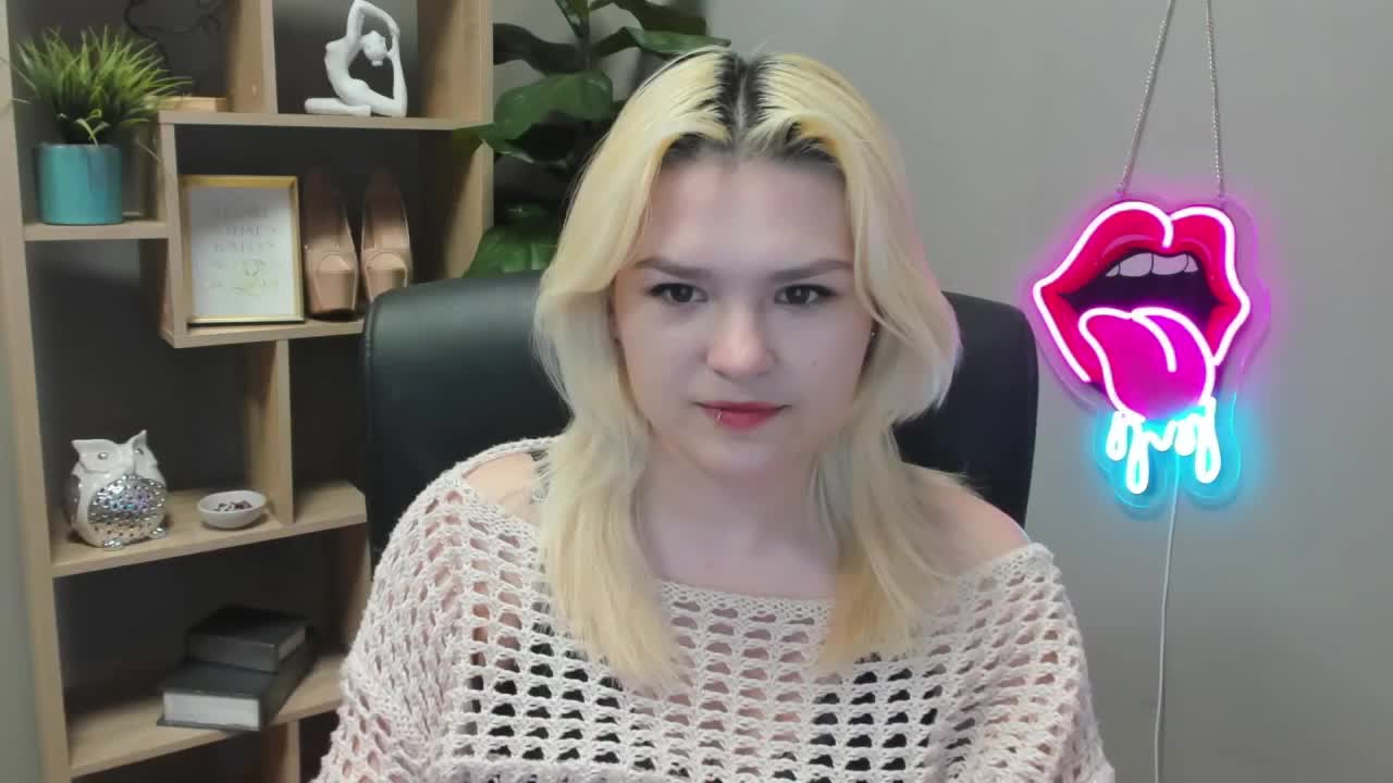 SweetLilyxo Live Sex March 18, 2026