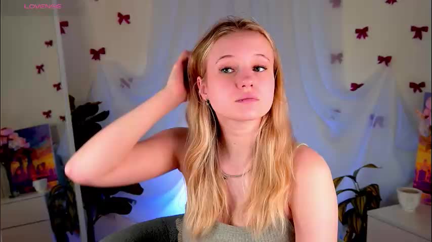 emilyhewell Live Sex March 18, 2026