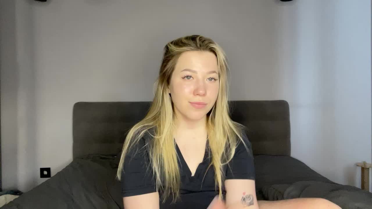 AlyraSun Live Sex March 19, 2026