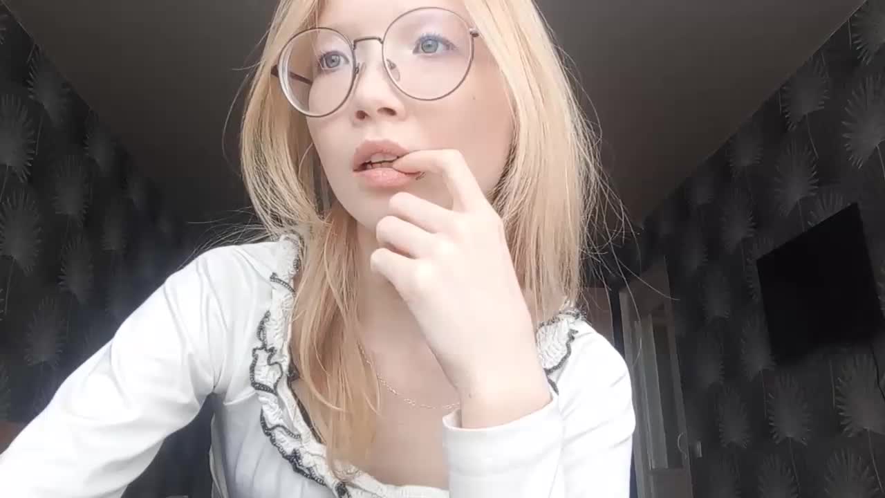 DanelleLaday Live Sex March 19, 2026