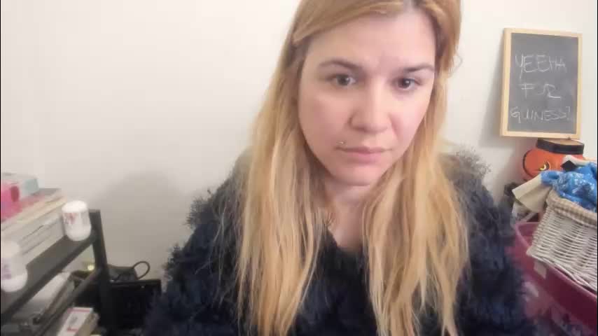 artsyandcraftsy_ Live Sex March 21, 2026