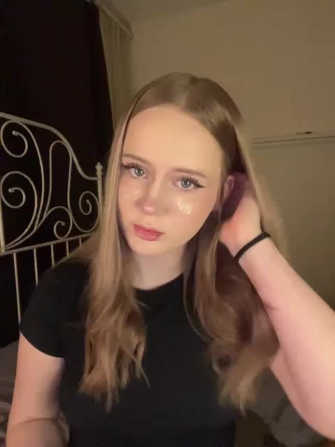 Mia_Wells Live Sex March 23, 2026