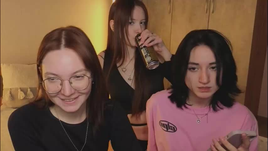 _reverse_gang_ Live Sex March 25, 2026