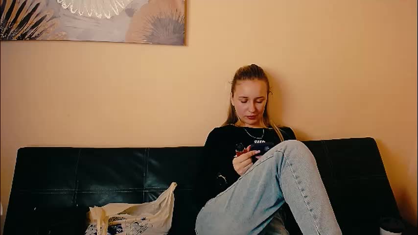 _nicole_new Live Sex March 26, 2026