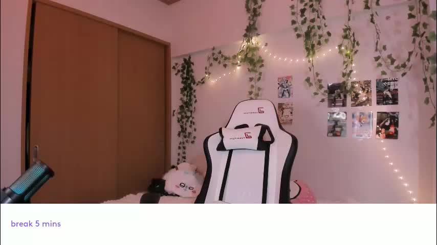 vivian_qwerty Live Sex March 26, 2026