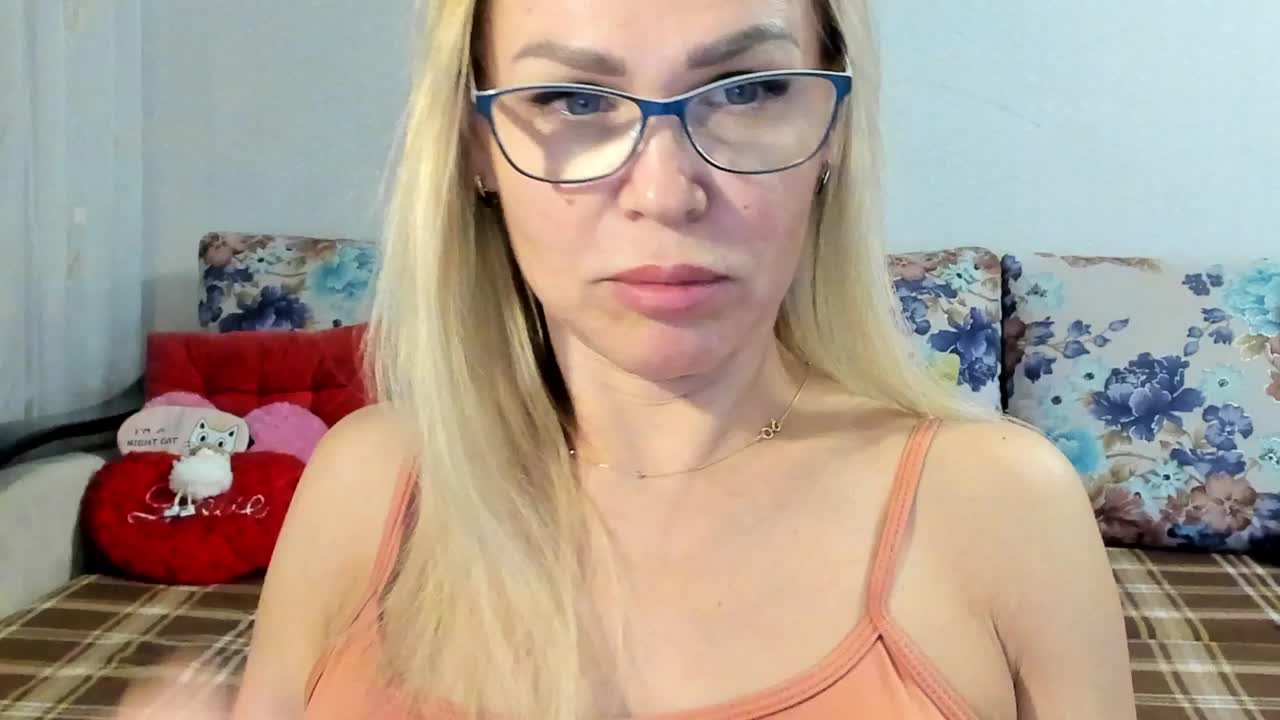 Lisa1225 Live Sex March 29, 2026