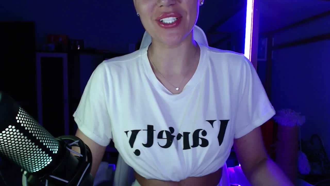 QWEENII Live Sex March 29, 2026