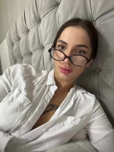 BabyDarii Live Sex March 29, 2026