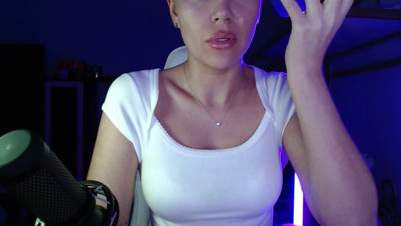 QWEENII Live Sex March 30, 2026