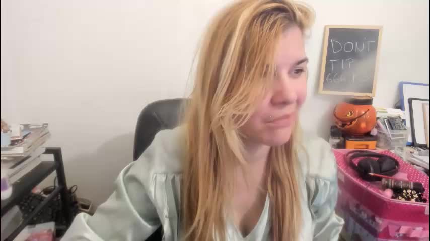 artsyandcraftsy_ Live Sex March 31, 2026