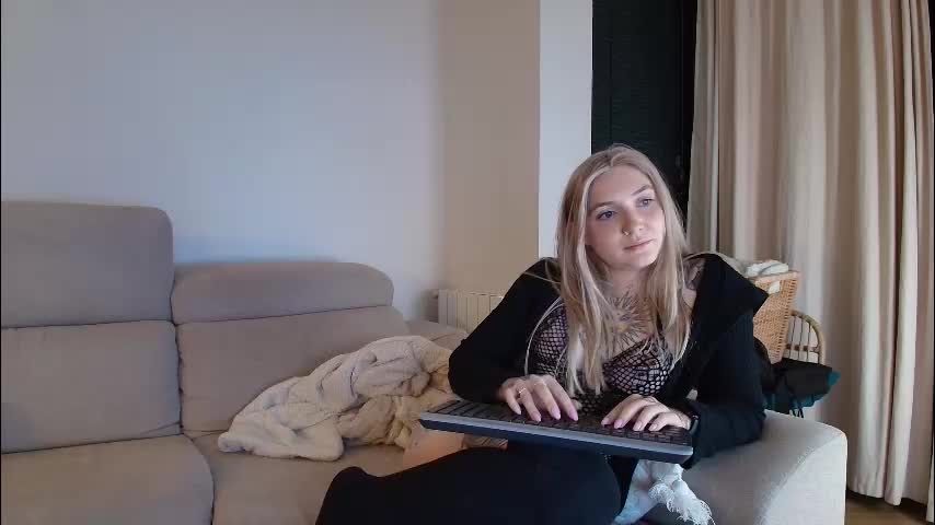 tattoobbgirl Live Sex March 31, 2026