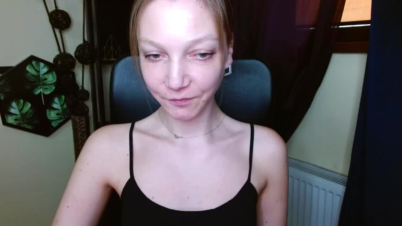 EmillyExtasy Live Sex April 1, 2026