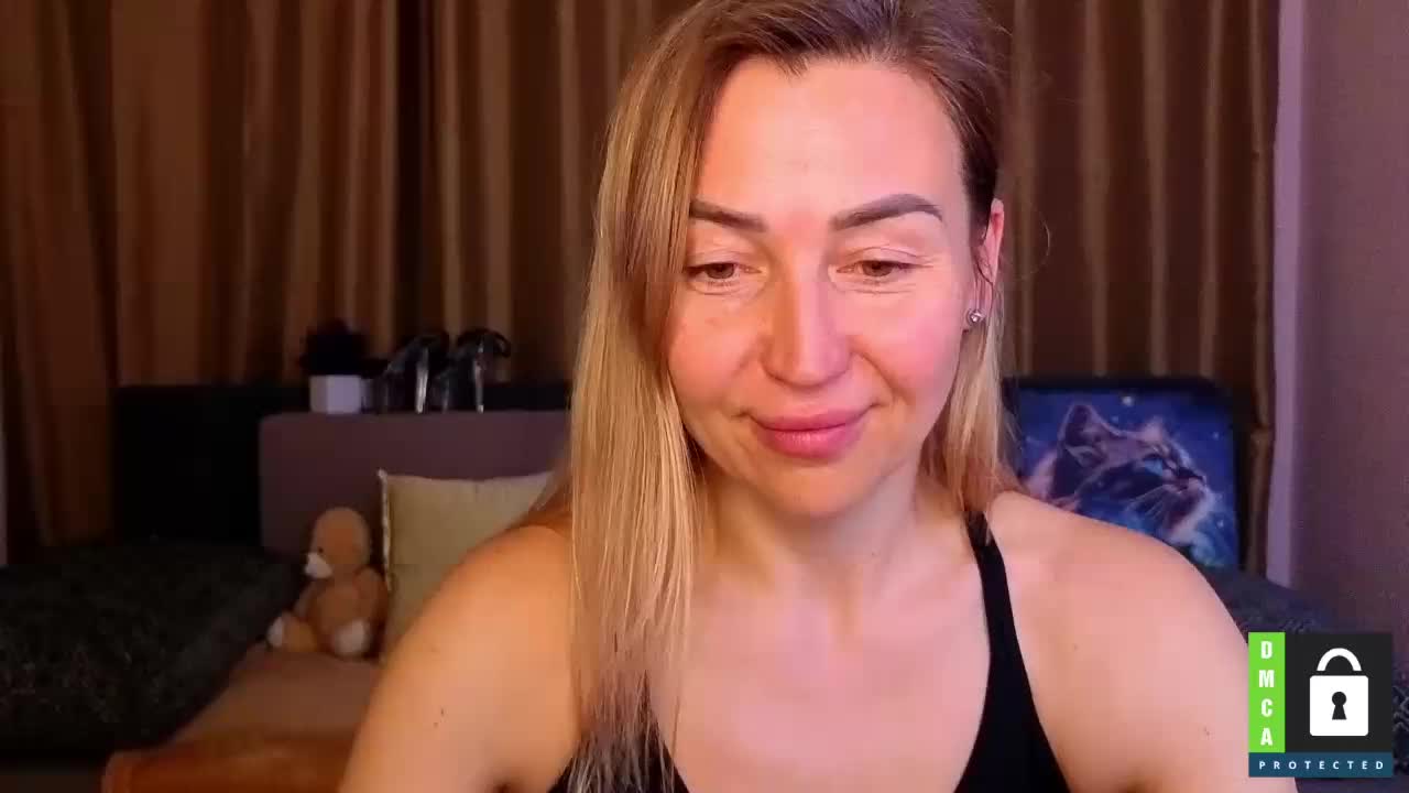 Jullyblondkiss Live Sex April 1, 2026