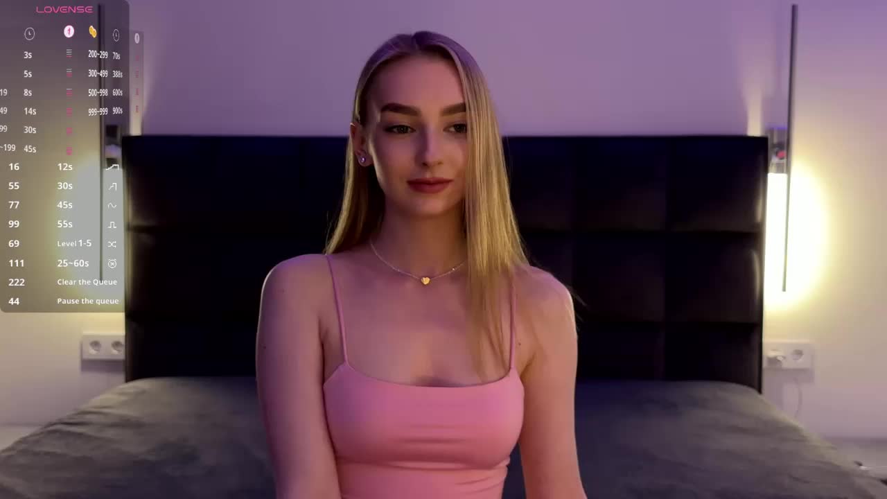 DiamondLily Live Sex April 1, 2026