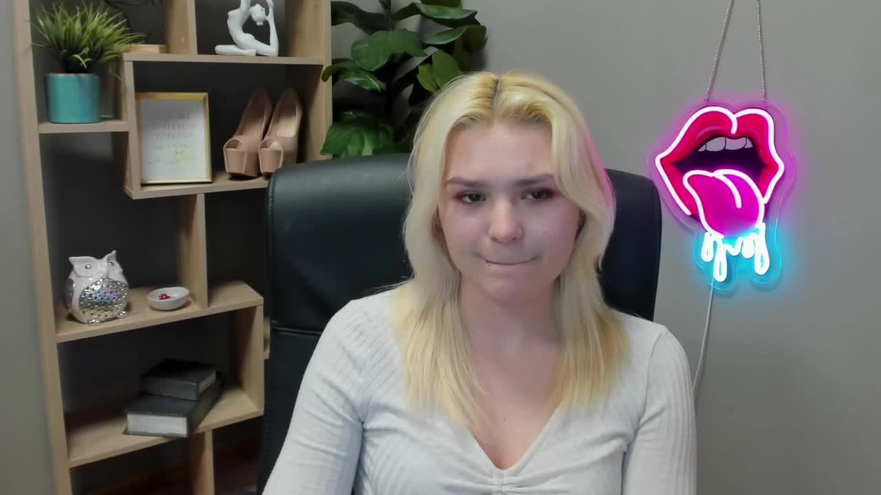 SweetLilyxo Live Sex April 1, 2026