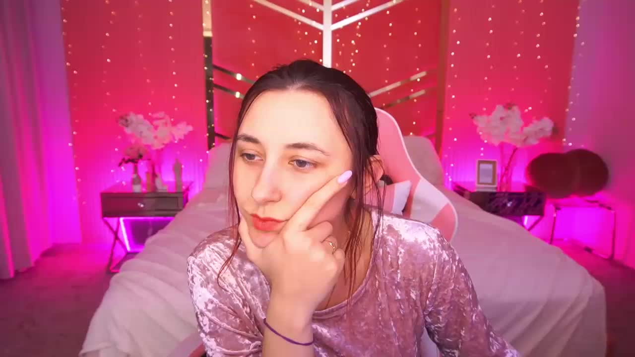RoxyRayy Live Sex April 1, 2026