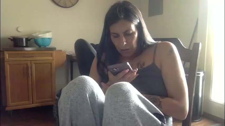 milfsfreaky69 Live Sex April 1, 2026