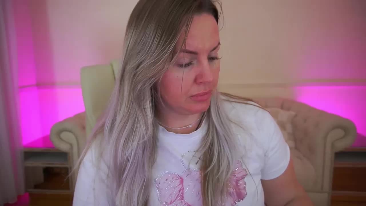 KiraCandyS Live Sex April 1, 2026