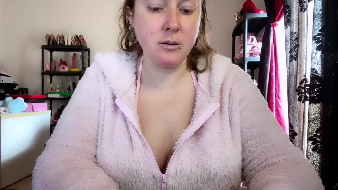 NylonQueen Live Sex April 2, 2026