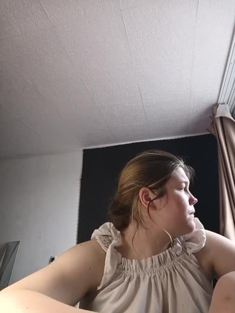 Kakdelaman Live Sex April 2, 2026