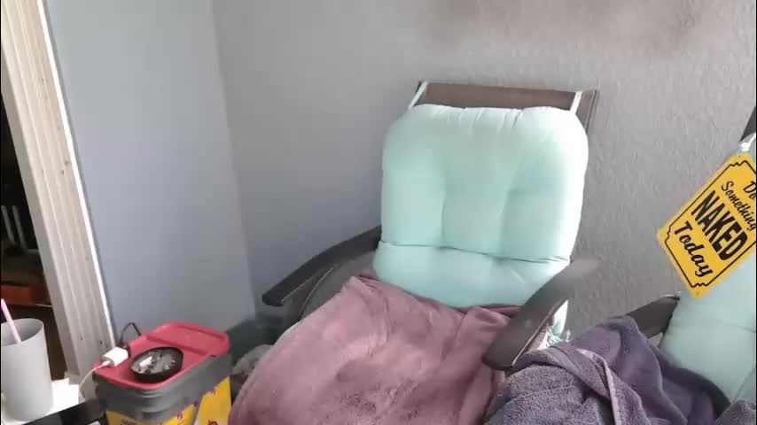 smallpenisbigtongue Live Sex April 3, 2026