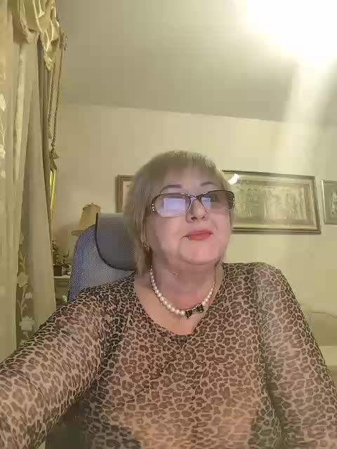 KarinkaSweet Live Sex April 3, 2026