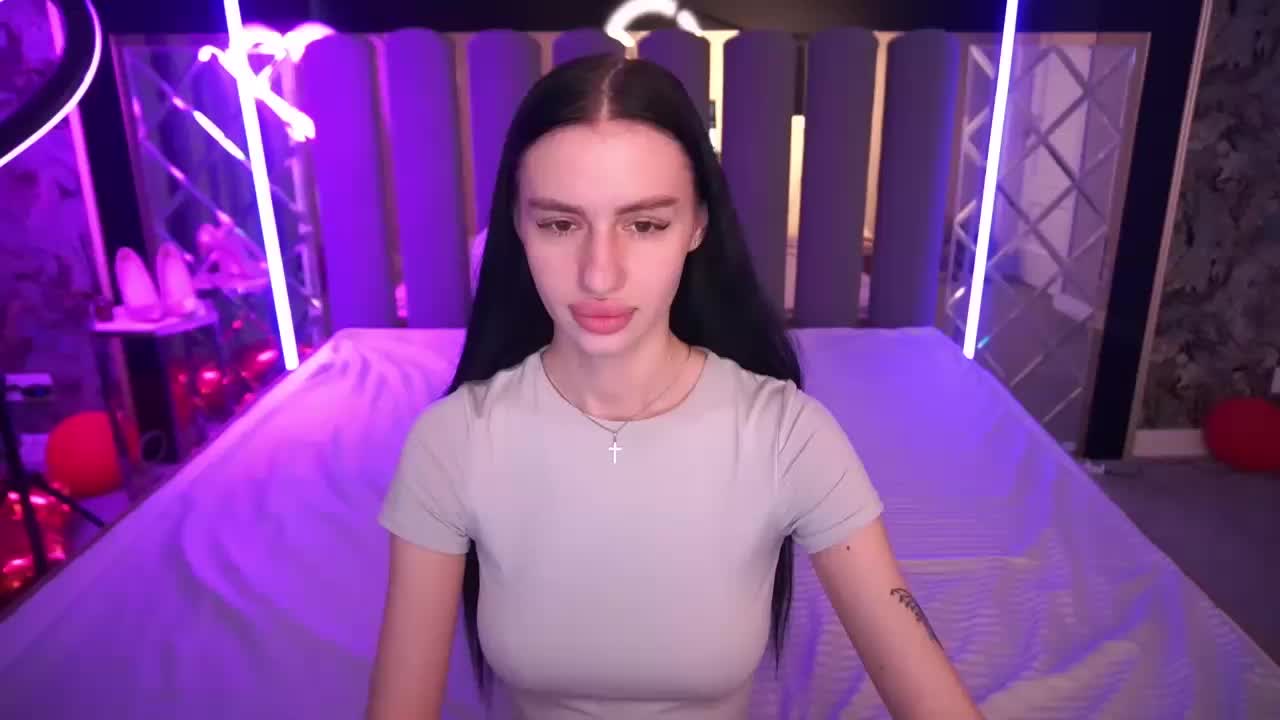 SnowWhiteee Live Sex April 3, 2026