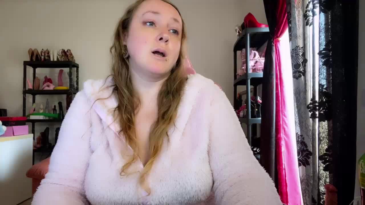 NylonQueen Live Sex April 4, 2026