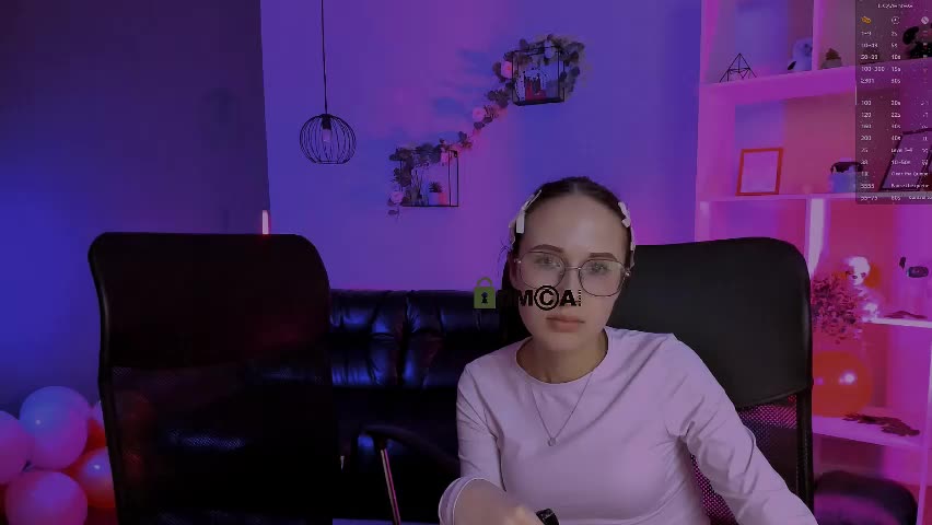 mona_cloud Live Sex April 4, 2026