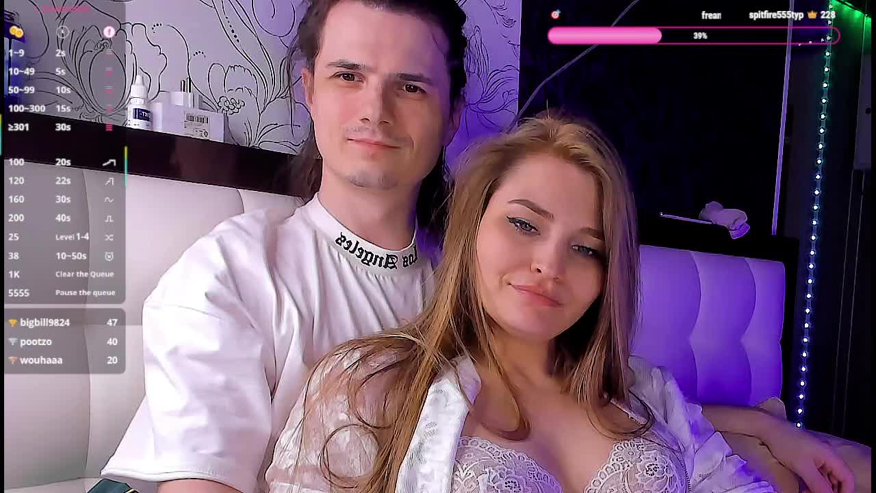 QueenAfina Live Sex April 4, 2026