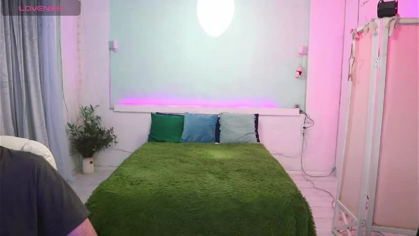 alisaaleks Live Sex April 4, 2026