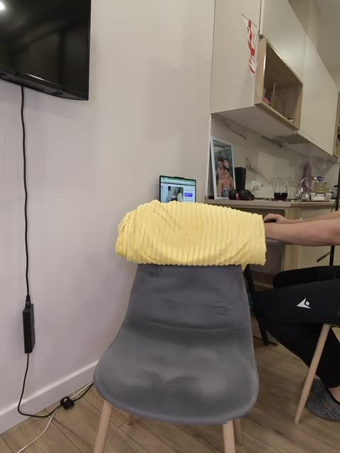 KissMyAss Live Sex April 4, 2026