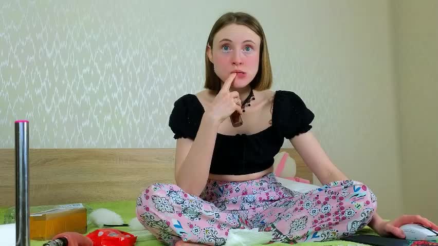 adelina_cowell Live Sex April 5, 2026