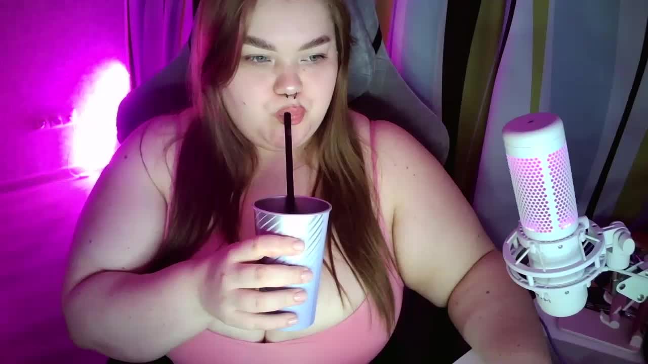 LovelyEmily Live Sex April 5, 2026