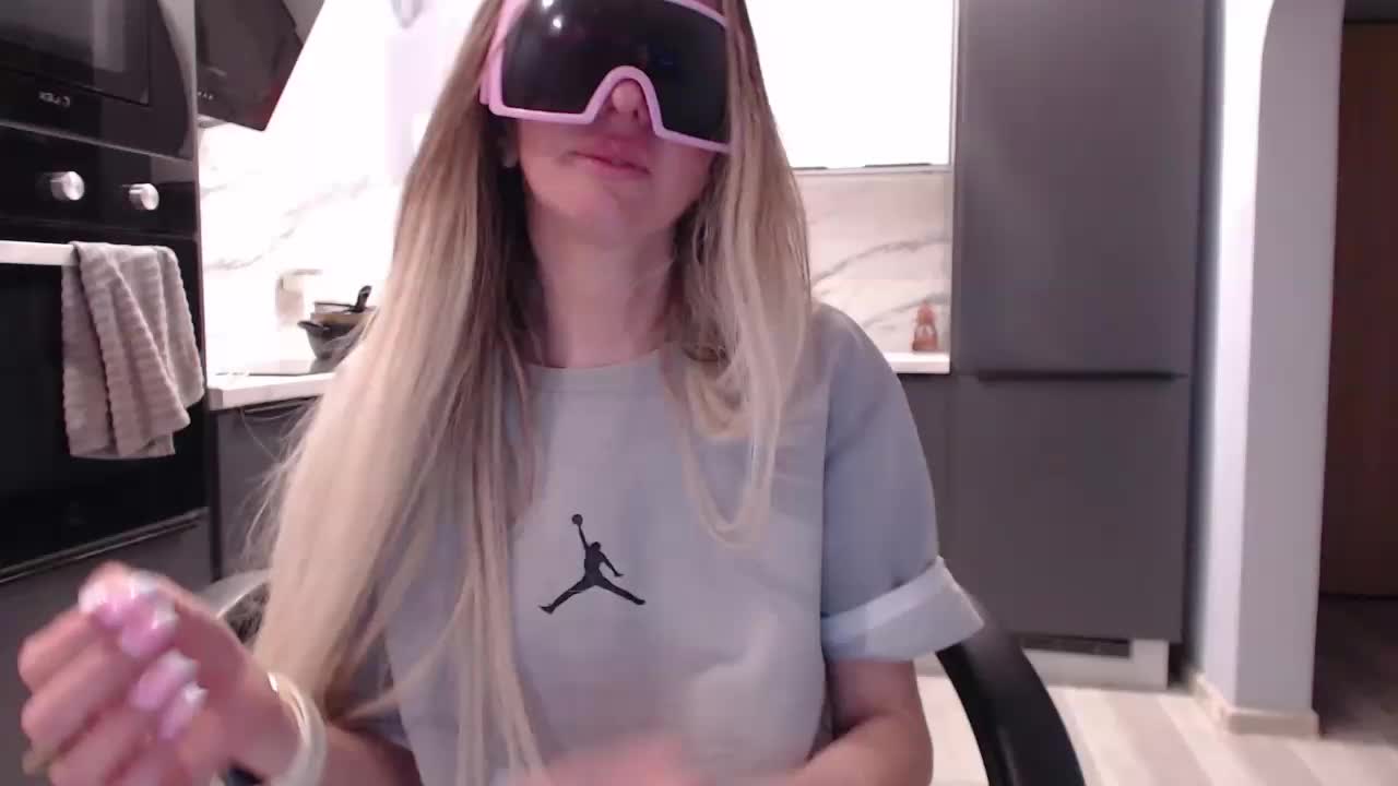 blondalina Live Sex April 5, 2026