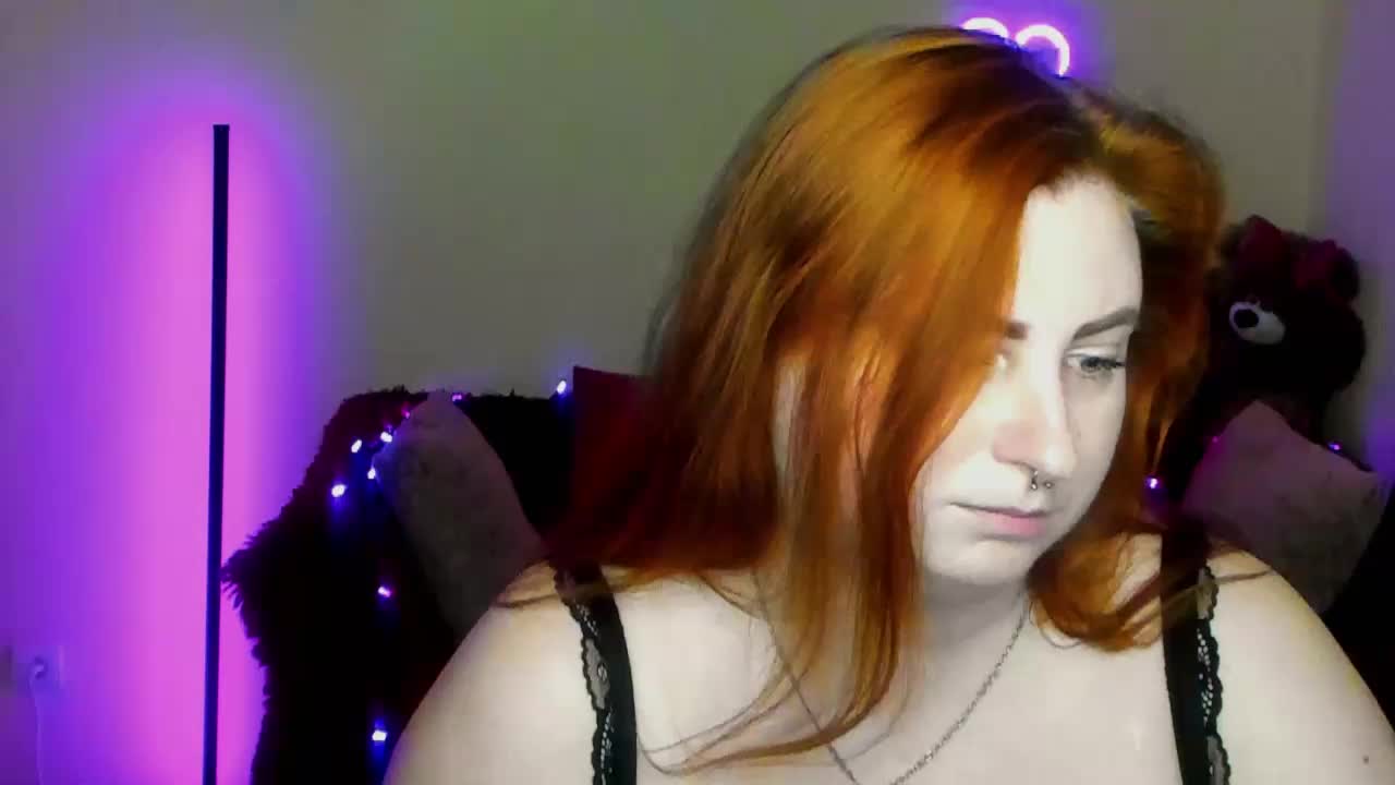 Aliciaredluv Live Sex April 5, 2026
