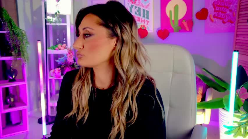 sarahholly Live Sex April 6, 2026