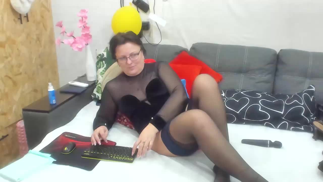 KyliePage1 Live Sex April 7, 2026