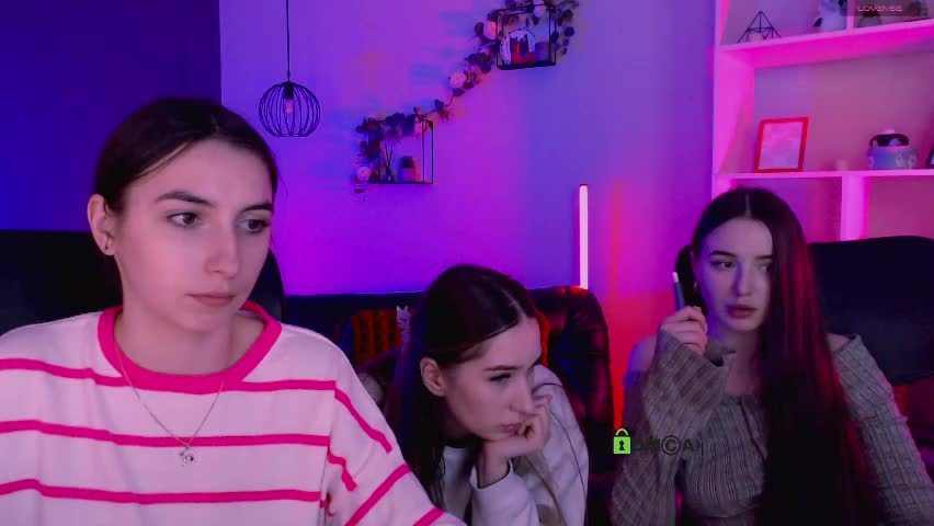 leslie_bird Live Sex April 7, 2026