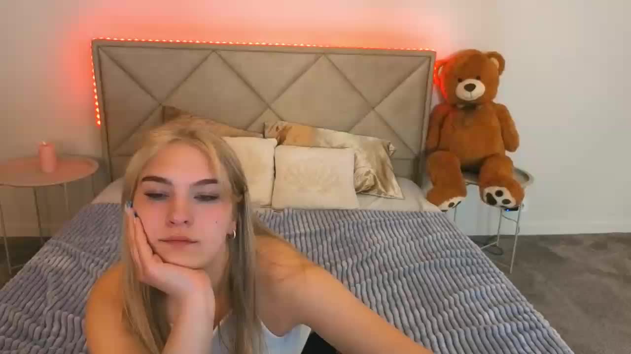 AlinaLemon Live Sex April 7, 2026