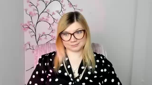 molly_moree Live Sex April 7, 2026