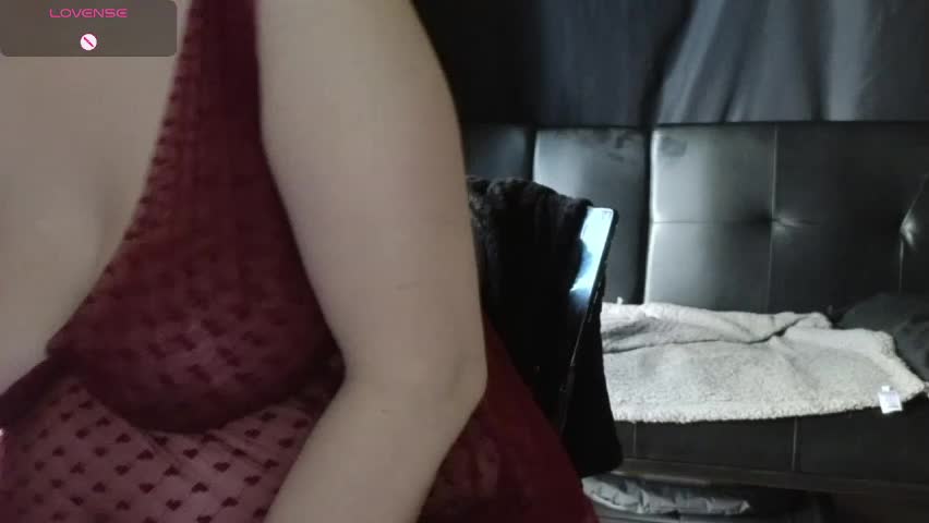 mia_g0ld Live Sex April 7, 2026