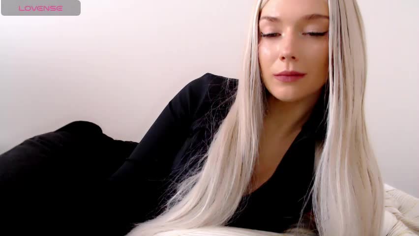 pervyblonde Live Sex April 8, 2026