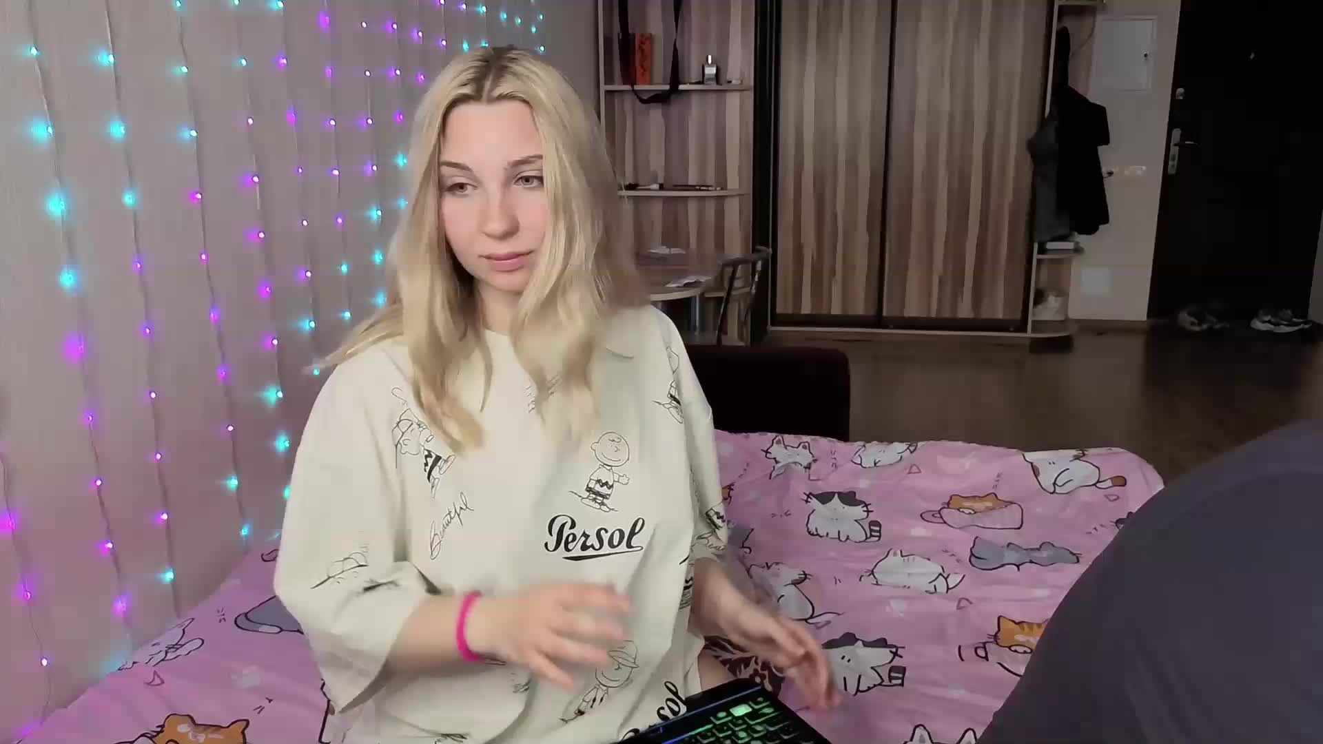 llolilove Live Sex April 8, 2026