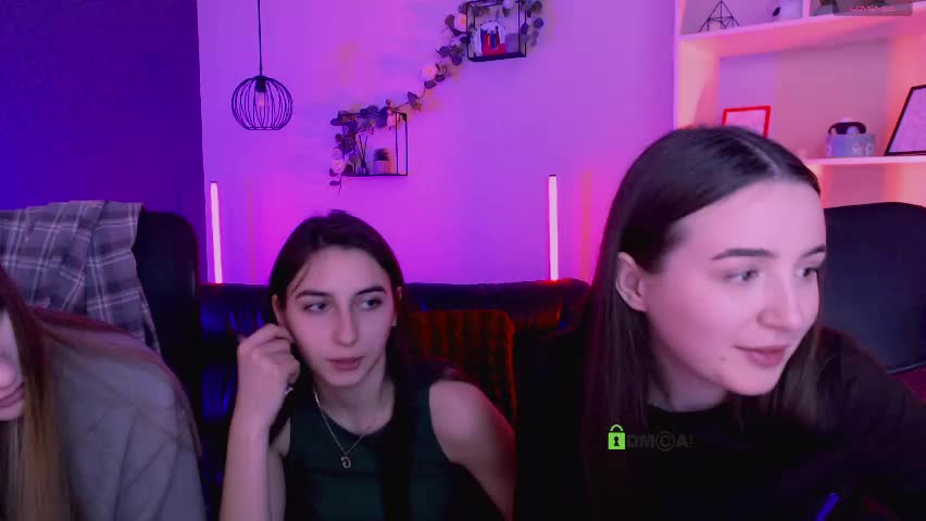 leslie_bird Live Sex April 8, 2026