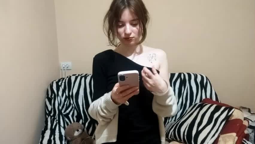 daniellevaulet Live Sex April 8, 2026