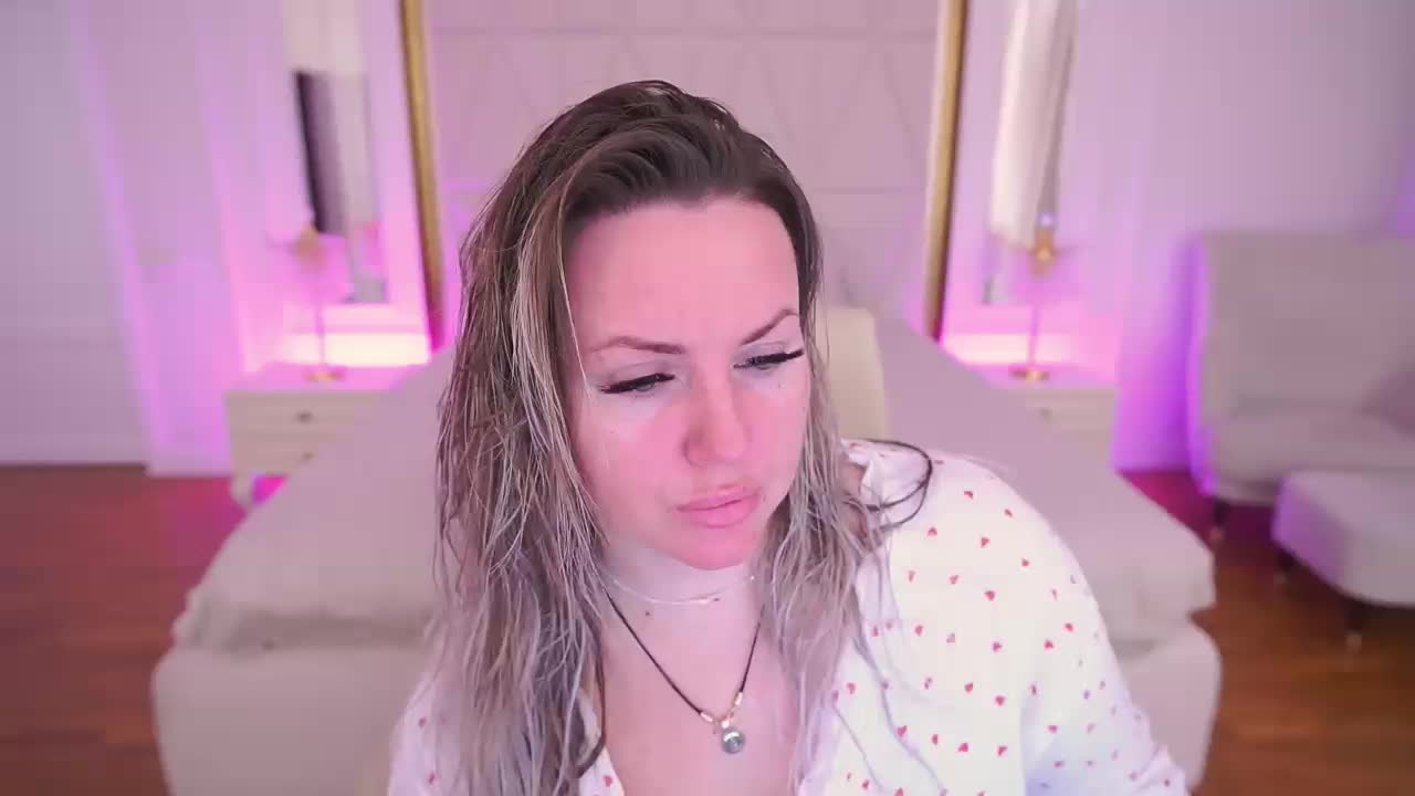 KiraCandyS Live Sex April 8, 2026