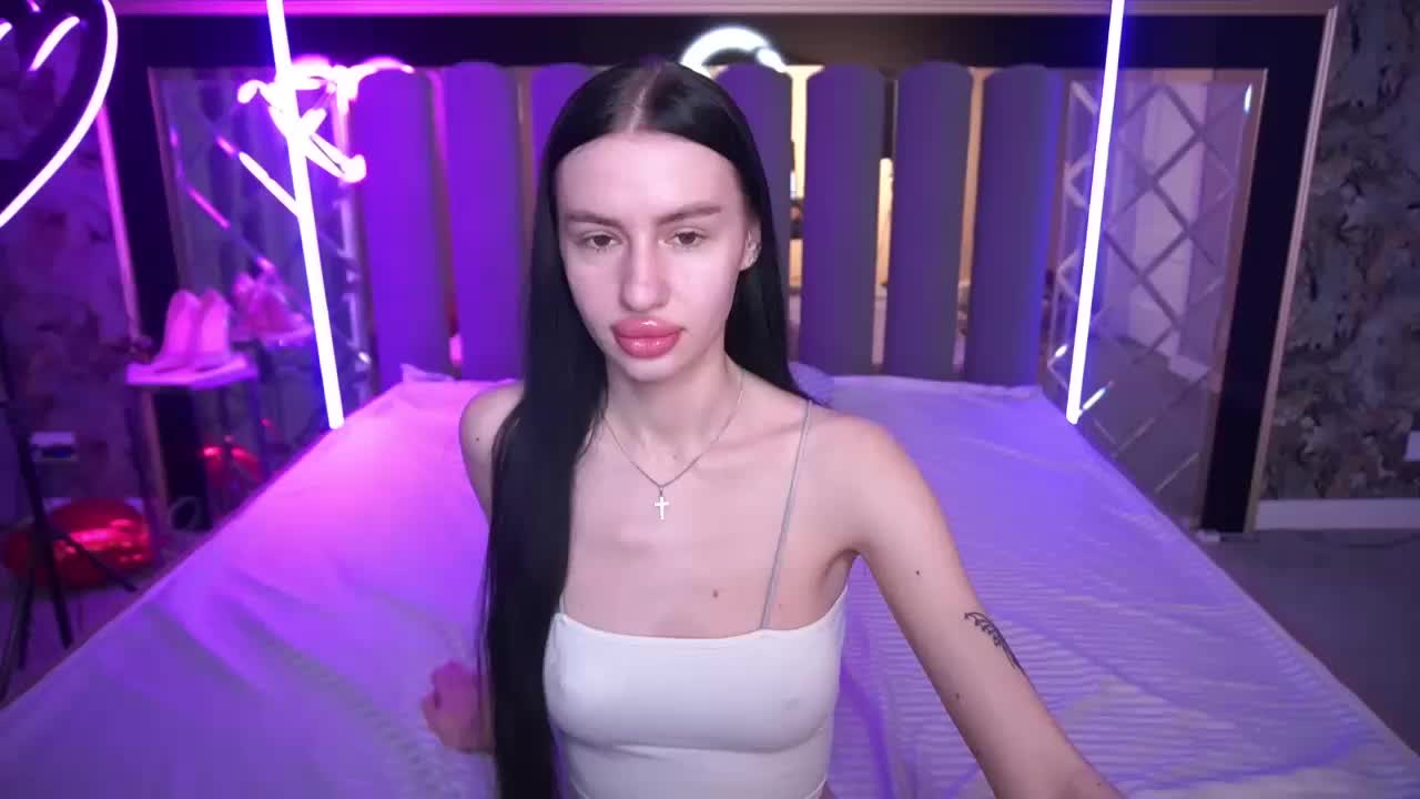 SnowWhiteee Live Sex April 8, 2026
