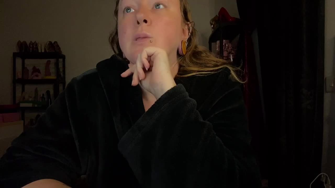 NylonQueen Live Sex April 8, 2026