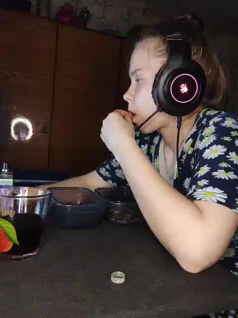 Kisa-malaya Live Sex April 9, 2026